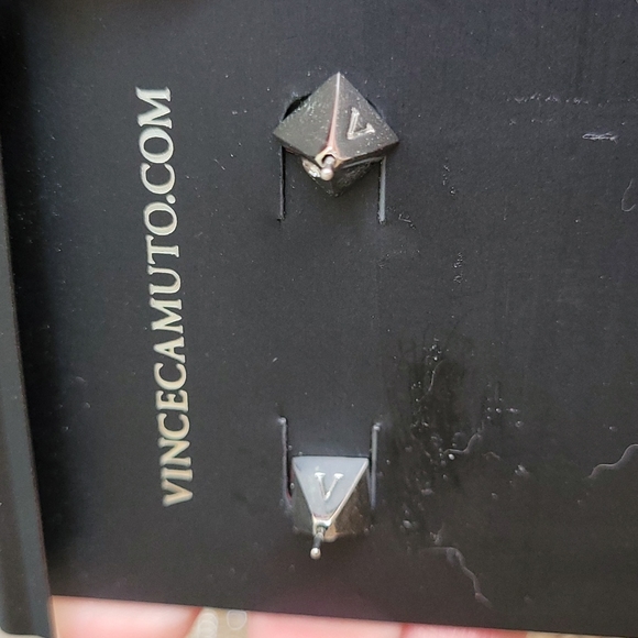 Vince Camuto hinged dangle earrings - Picture 4 of 6